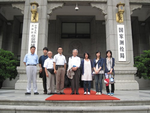 8月18日、中国政府建設部訪問。脇坂先生の教え子から歓迎を受けた。
