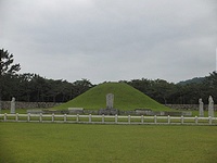  日本の古墳と少し似ている(？)　金海、キム・スロ王陵