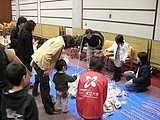 お菓子釣り：うまくできるかな