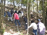 はじめての裏山はけっこう険しい