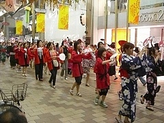 ゆかたで華麗に踊り隊