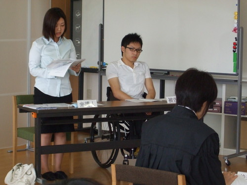 弁護人役と被告役