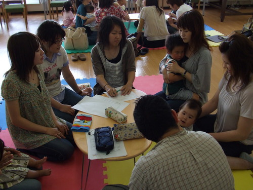 先輩の話を真剣に