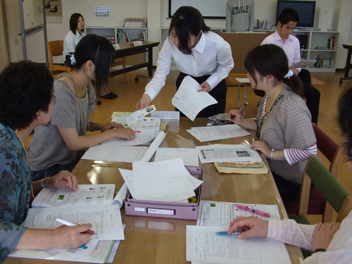 検察官役による証拠の提示