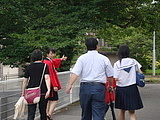 学内を案内１
