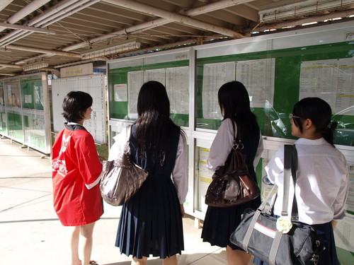 学内を案内３