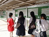 学内を案内３