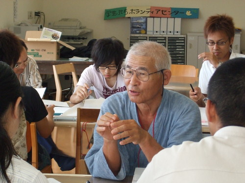 熱心な評議風景