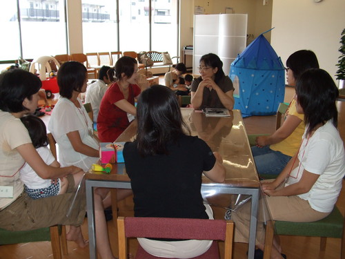 臨床心理士を囲んで