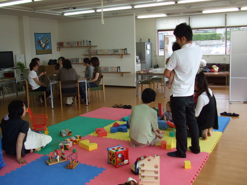 託児は学生さんにお任せ