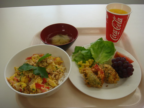 木曜日：かに玉とえびのがっつり!!定食