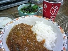 月曜日：山口のたまげなすを使った野菜たーっぷりドライカレーランチ