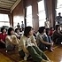 熱心に耳を傾ける学生さんたち