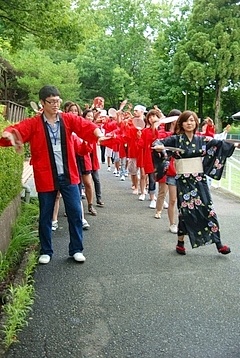 大内のお殿様を踊るみんな