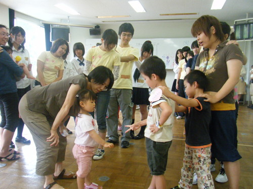 アイスブレイキングでのじゃんけん列車の様子