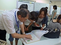 給水場所を確認中