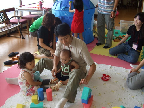 研修中の男性教員も託児ボラ！