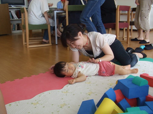 学生が寝かしつけ