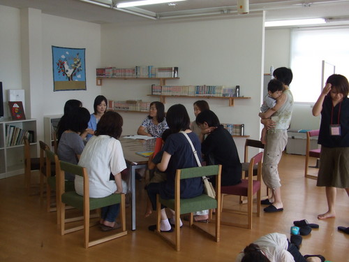 お母さんたちの話し合い