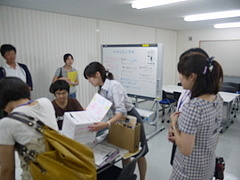 災害ボランティア情報センターを説明中
