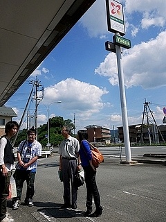 夏のような空模様