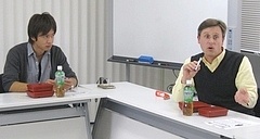 熱心なお話に、真剣に耳を傾ける学生