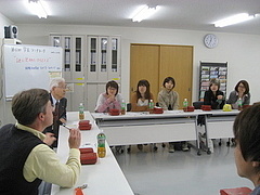 学生からも活発に質問が出ました