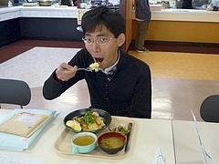 教員も美味しくいただいています
