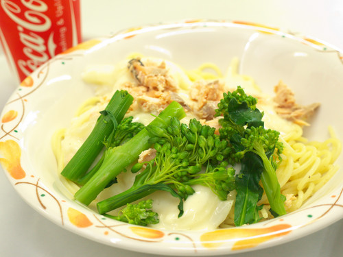 月曜日：鮭とはなっこりーのクリームパスタ（パスタランチ）