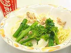 月曜日：鮭とはなっこりーのクリームパスタ（パスタランチ）