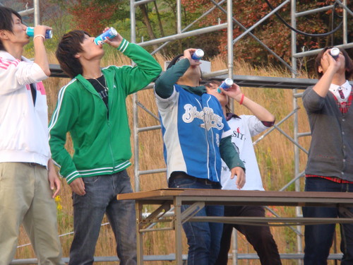 ラムネ一気飲み～！