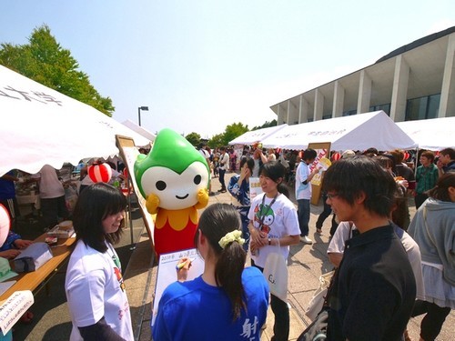 「山口県立大学ぶちやっちょる隊!!」と「ちょるる」がやってきました。