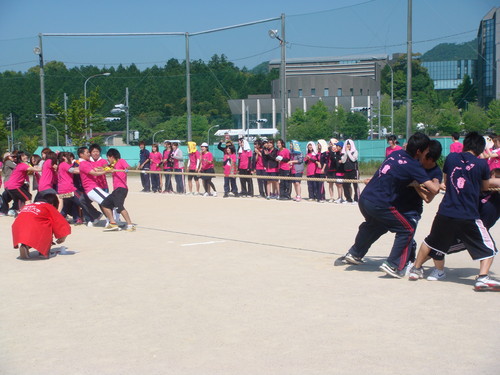 力と力のぶつかり合い