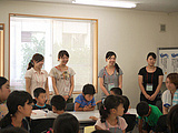 助手の看護学科の学生