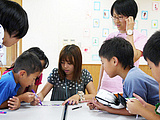 先生は、なんて書くのかな？興味津津