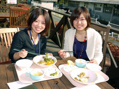 テラスで限定ランチ♪