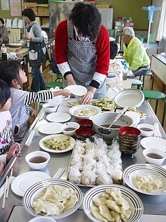 食卓いっぱいの御馳走です！