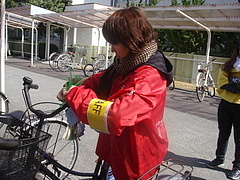 一台ずつ札を付けていきます。