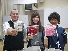 チャリティ　アクリルたわし