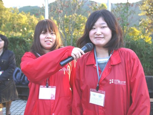 朝の集いの進行　通訳