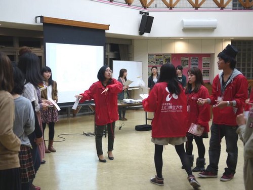 さっそく動き出す通訳兼ファシリテーター