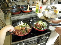  クラスメイトと一緒につくったプルコギという韓国料理