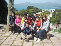  慶尚南道に在学する留学生のＭＴ（研修旅行）で外島（ウェド）を訪れたときのもの